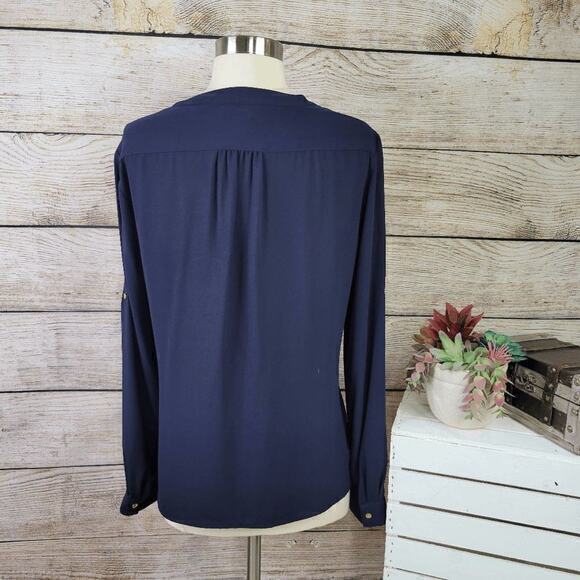 Banana Republic Women's Roll Tab Sleeve Blouse Size Small - Picture 2 of 7